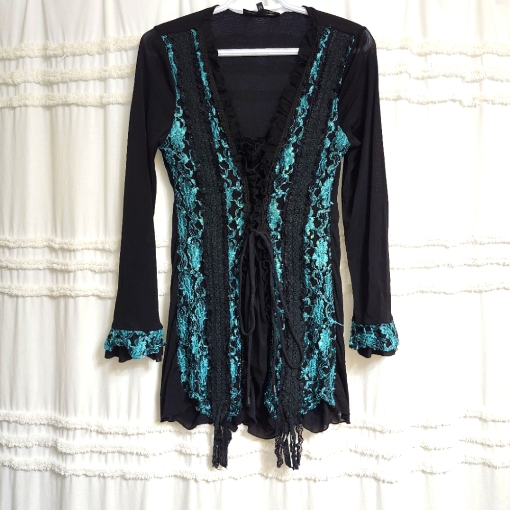 Gorgeous Silk blend, Pretty Angel Tunic. Size Medium.